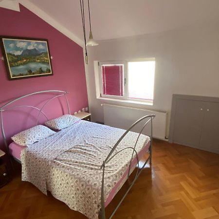 Gala Posh Apartment Soko Banja Exterior foto