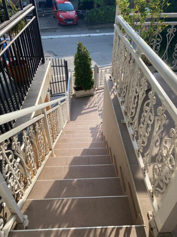 Gala Posh Apartment Soko Banja Exterior foto